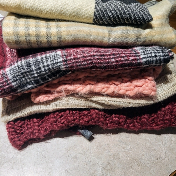 Scarves - Picture 3 of 4